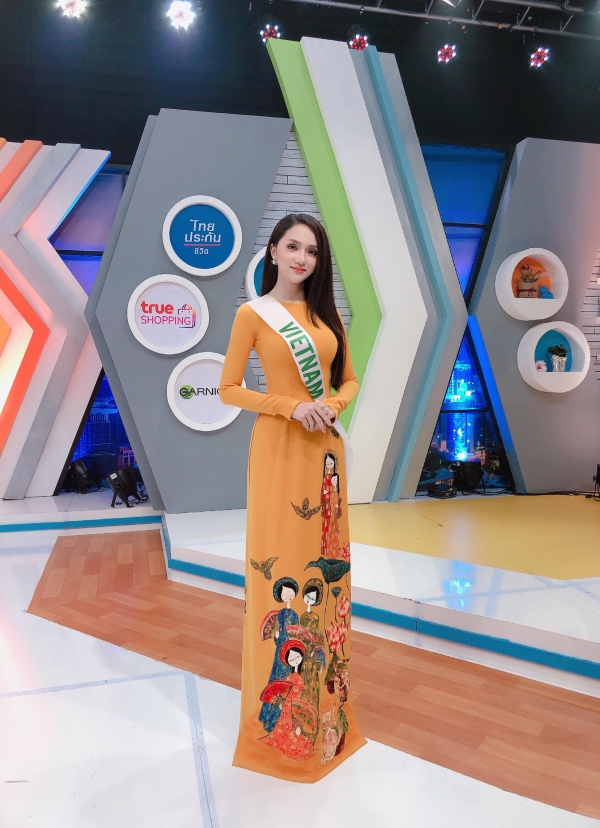 Hương Giang Idol đẹp rực rỡ, diện áo dài nổi bật phỏng vấn cho đài truyền hình Thái Lan huong giang idol dep ruc ro dien ao dai noi bat phong van cho dai truyen hinh thai lan