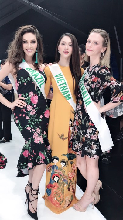 Hương Giang Idol đẹp rực rỡ, diện áo dài nổi bật phỏng vấn cho đài truyền hình Thái Lan huong giang idol dep ruc ro dien ao dai noi bat phong van cho dai truyen hinh thai lan