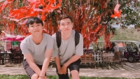 bo anh tinh be tinh ngot ngao sau 4 nam yeu cua cap dong tinh 8x gay sot