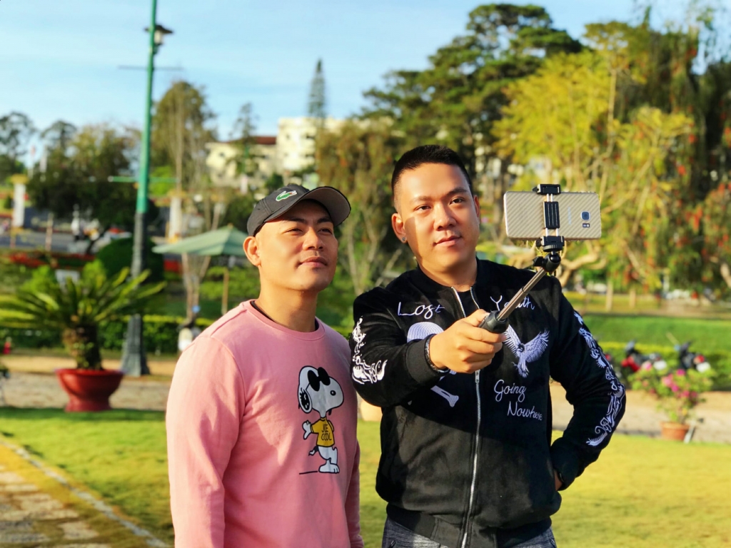 bo anh tinh be tinh ngot ngao sau 4 nam yeu cua cap dong tinh 8x gay sot