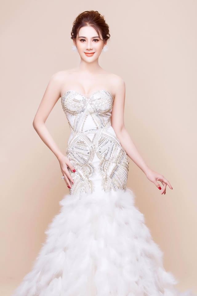 ca si lam khanh chi toi va huong giang van binh thuong moi chuyen qua lau roi thi de cho qua