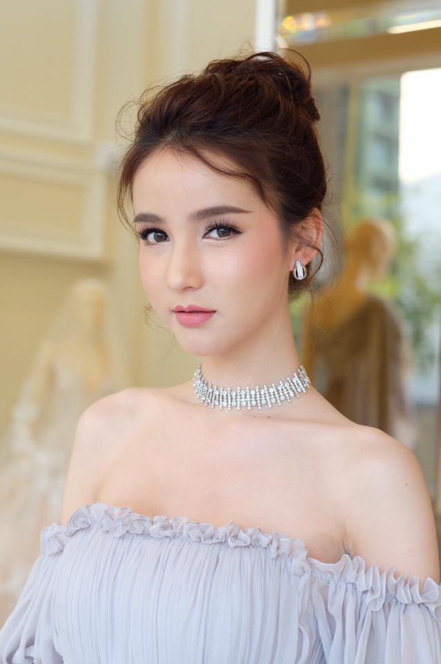 hoa hau chuyen gioi 2017 va dan chi nong poy ke tam lang nguoi nua can