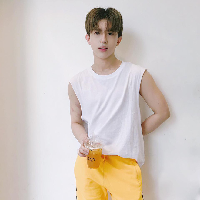 con trai hoa hau thu hoai cong khai la nguoi dong tinh