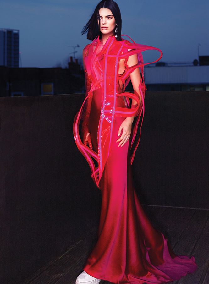 em gai sieu mau cua kim kardashian phu nhan tin dong tinh