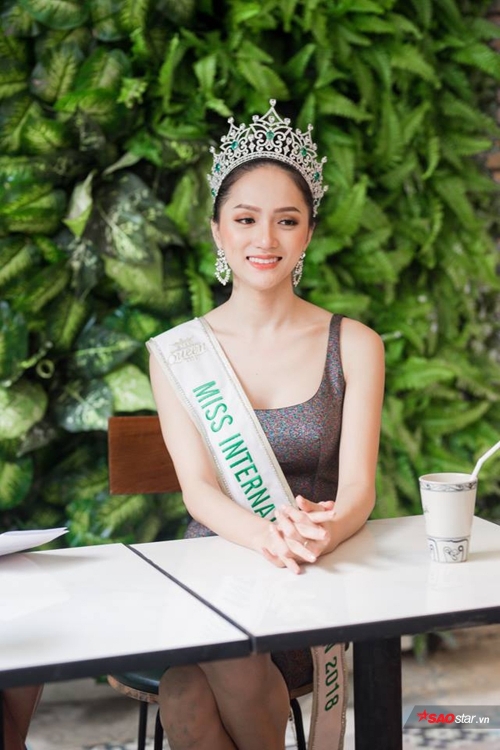 chi dai lukkade hua mai moi tro cung philip cho hoa hau huong giang