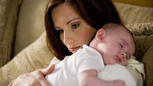 Ly hôn xong, tôi muốn công khai để được sống là chính mình, nhưng gia đình lại liên tục ngăn cản