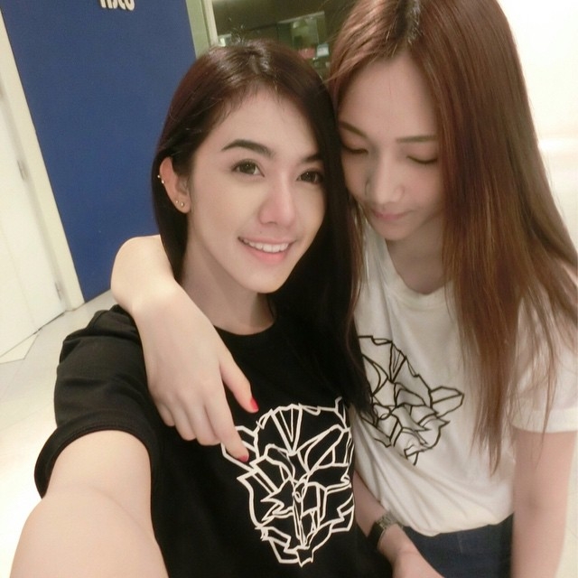 nhieu chang trai se tiec hui hui khi biet hai co gai xinh dep nay la mot cap