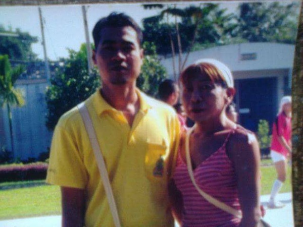 thua nhan la nguoi chuyen gioi gai gia gay choang khi mac bikini de lo phan duoi voi hinh hai khac biet