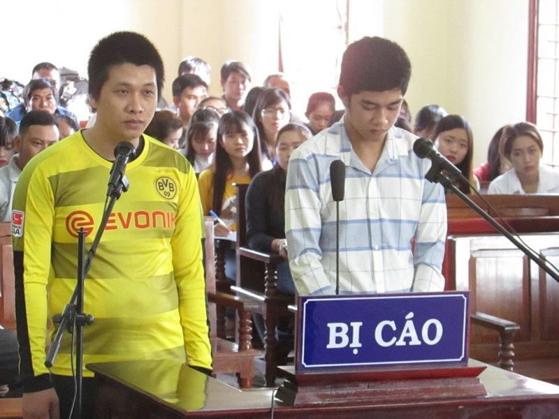 cap doi dong tinh lanh an nang tu chuyen gian nhau