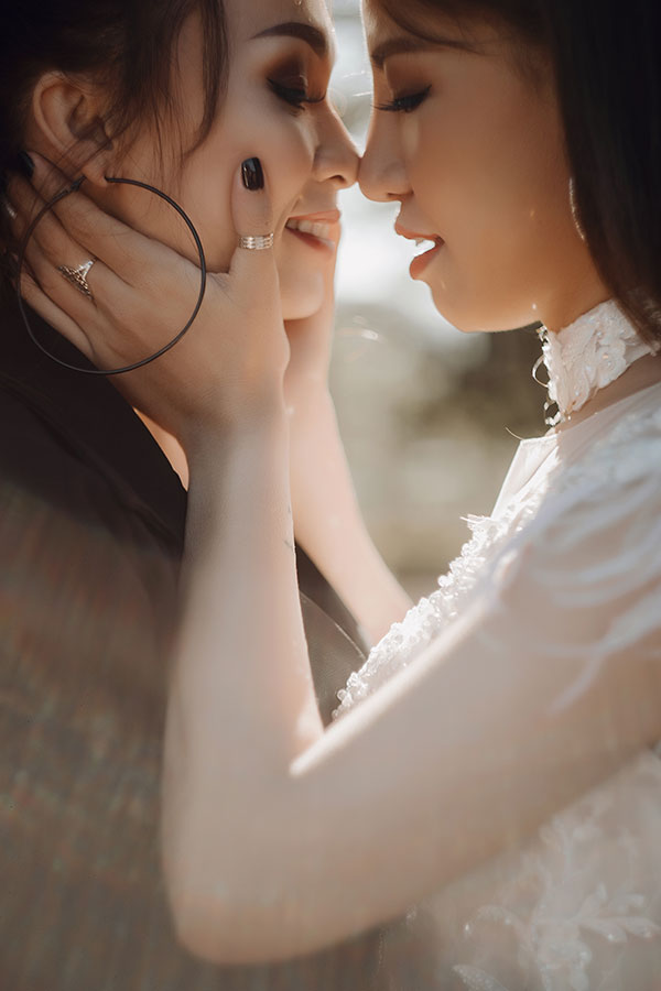 nhin 2 nu toc dai ben nhau ngot ngao ai cung nghi la ban than nhung khong phai tiinvn