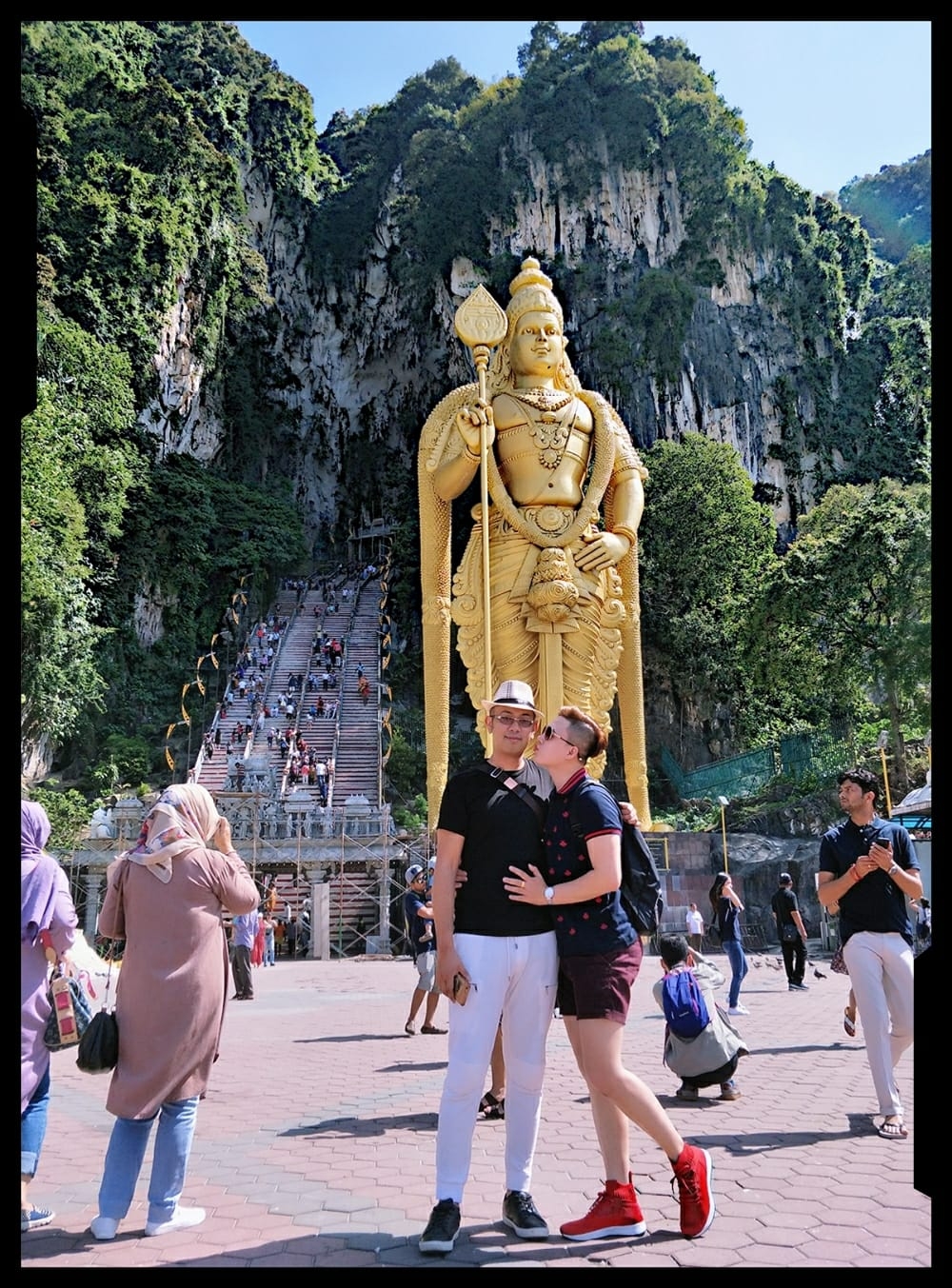 bo anh check in cung nhau di khap the gian cua cap dong gioi nam viet phap