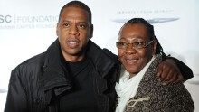 Jay Z đã khóc khi mẹ thú nhận là người đồng giới