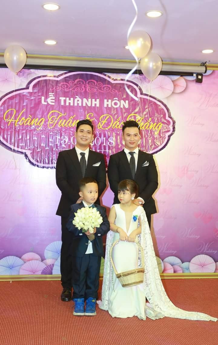 xon xao hon le trong mo cua cap doi dong tinh nhan sac co dau chu re khien chi em fa ngam ngui tiec nuoi