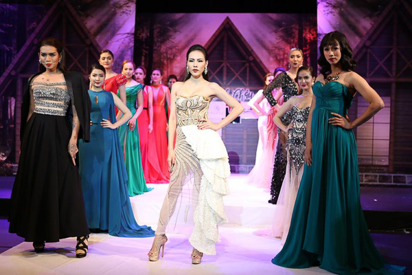 nhung lan gia gai ap dao dan my nhan viet tren tham do cua cap so lua bb tran hai trieu