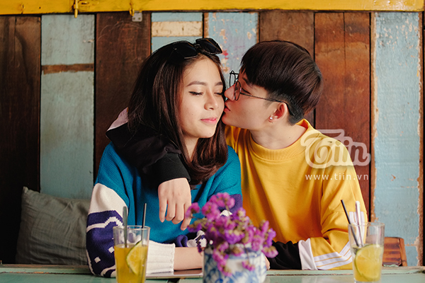 tinh yeu dong tinh nu ngay chup 500 buc anh chang thuong xuyen dau bung vi an do nang nau