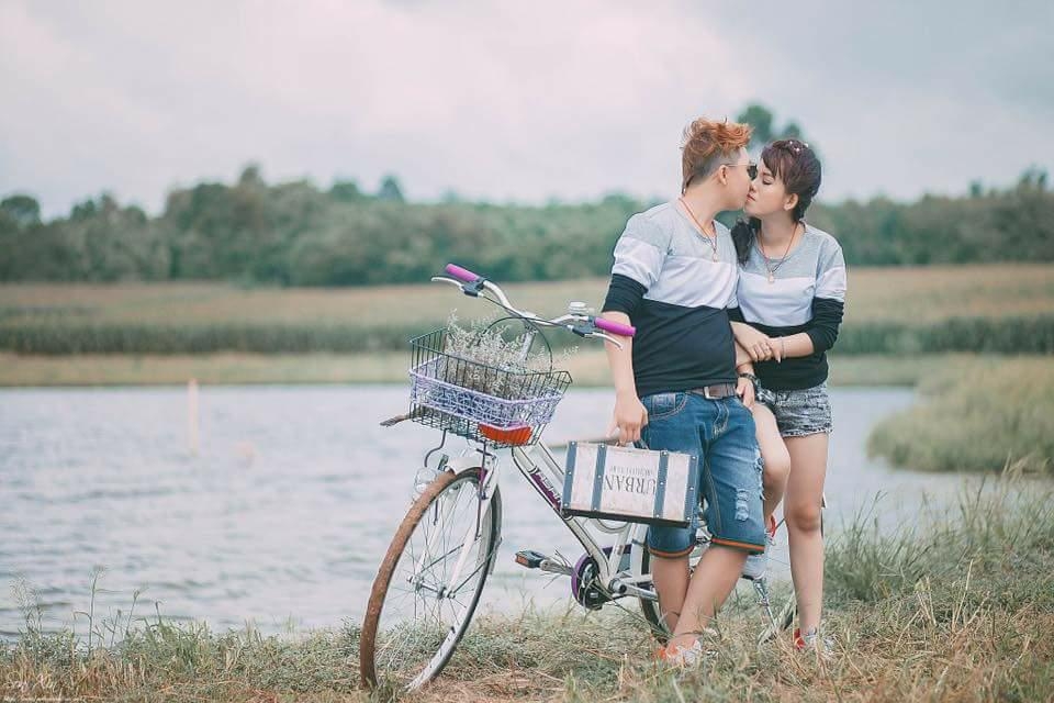 ngam tron bo anh cuoi nam chat tay nhau nhe cua cap doi dong gioi nu 9x