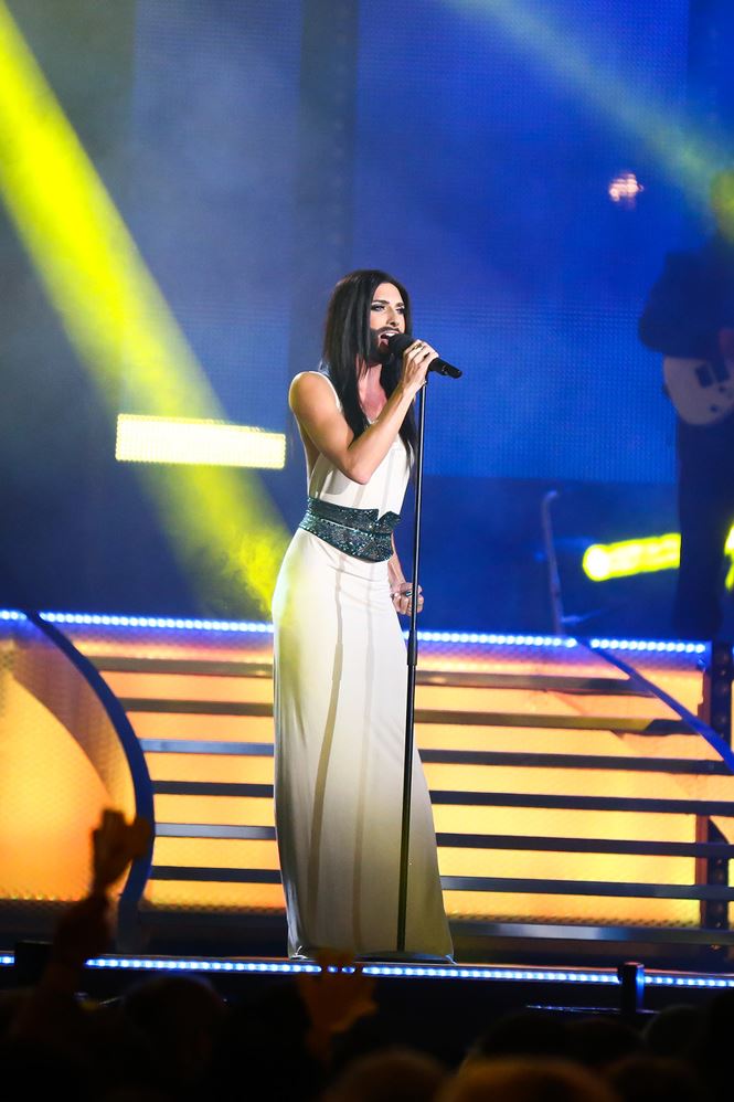 ca si chuyen gioi conchita wurst vua thua nhan bi hiv la ai
