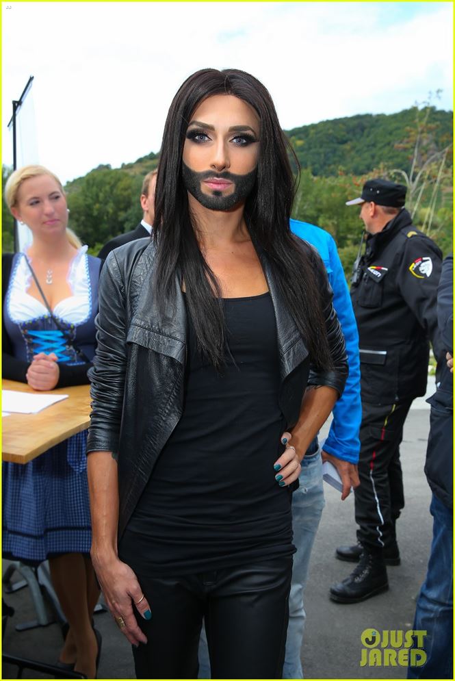 ca si chuyen gioi conchita wurst vua thua nhan bi hiv la ai