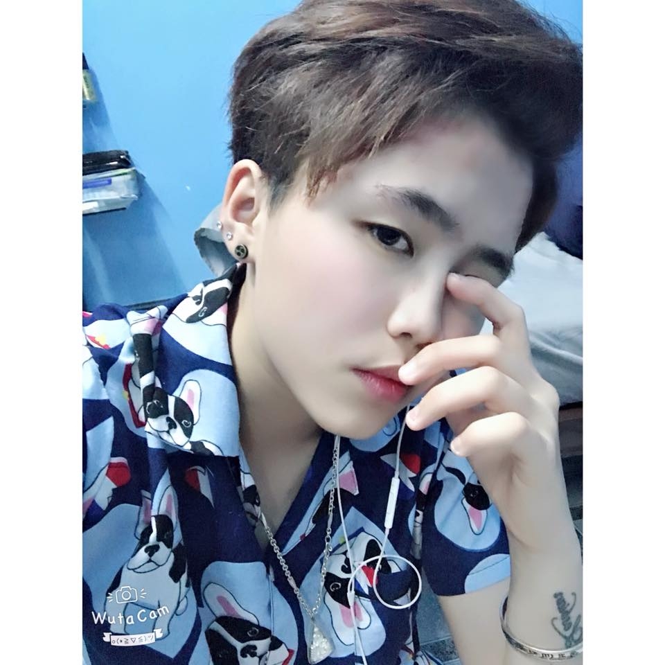 9x come out nhieu lan toi khoc nghen khi nguoi ta chi thang vao mat va noi la con pe de o moi nay no
