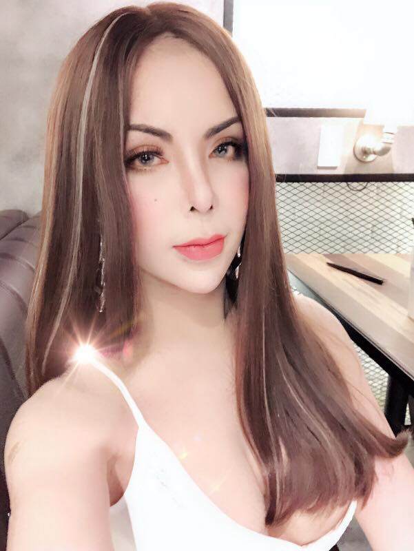 sau bien chung nao silicone hot girl chuyen gioi trieu followers tiep tuc khoe anh sua mui