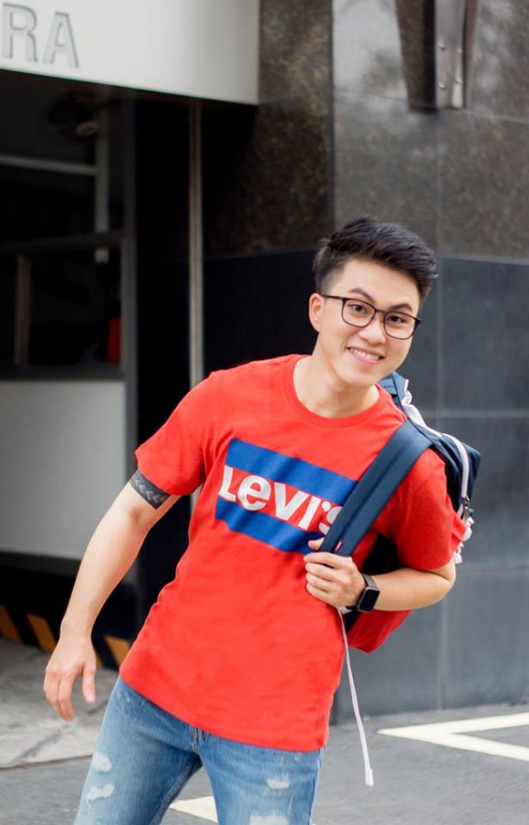 cuoc song cua ca si chuyen gioi le thien hieu sau hon 1 nam gay sot voi ban hit ong ba anh