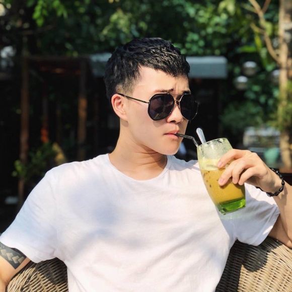 cuoc song cua ca si chuyen gioi le thien hieu sau hon 1 nam gay sot voi ban hit ong ba anh