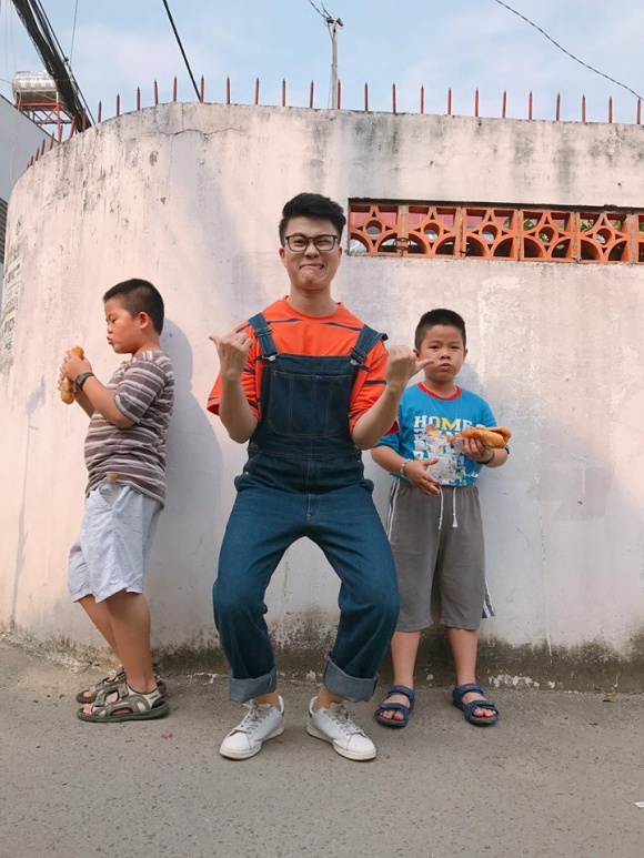 cuoc song cua ca si chuyen gioi le thien hieu sau hon 1 nam gay sot voi ban hit ong ba anh