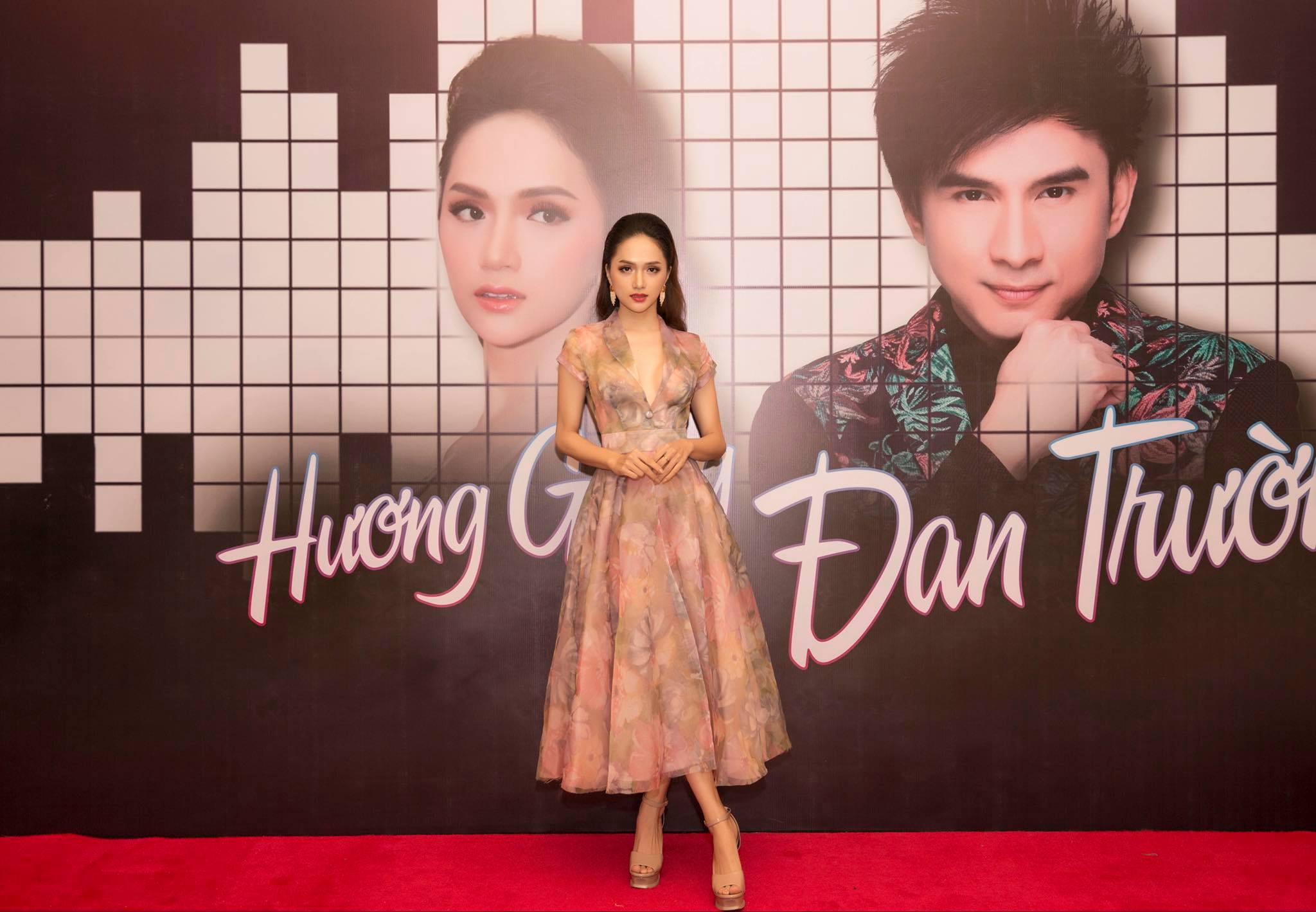 huong giang cu tao dang nhu the nay hoi ai khong chet me chet met