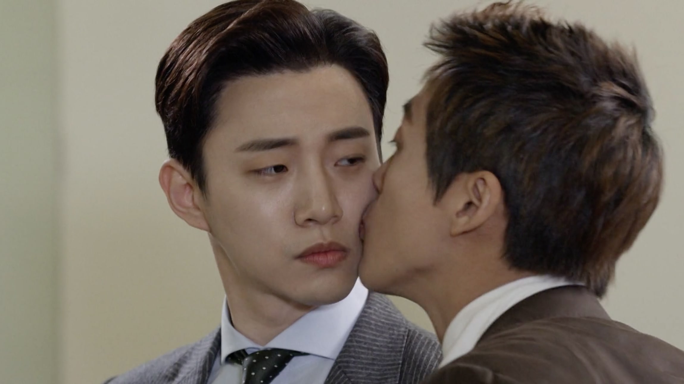 4 cap doi dong gioi cua man anh han quoc thang giai best couple