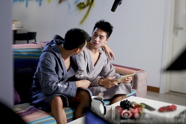 Tôi dành tất cả để yêu anh rồi nhận lấy nỗi đau cho mình toi danh tat ca de yeu anh roi nhan lay noi dau cho minh