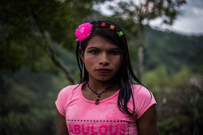 cuoc song cua nhung nguoi dan ong tu chuyen gioi colombia tai noi an nau an toan