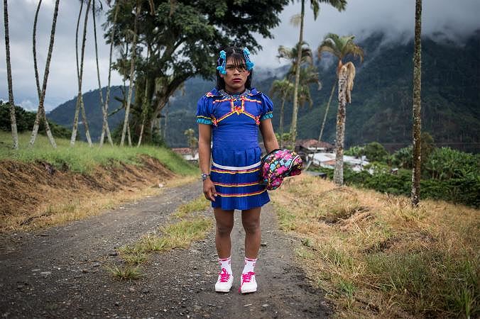 cuoc song cua nhung nguoi dan ong tu chuyen gioi colombia tai noi an nau an toan