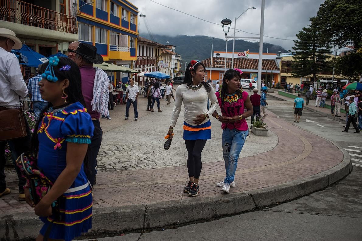 cuoc song cua nhung nguoi dan ong tu chuyen gioi colombia tai noi an nau an toan