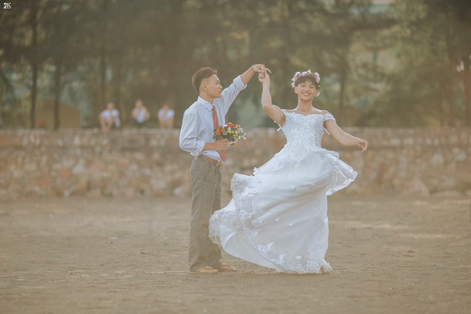bo anh ky yeu dam cuoi dong tinh gay sot cong dong mang