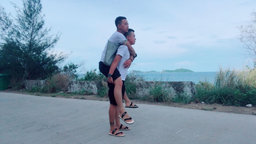 cap dong tinh 9x dung tinh cam chan thanh de troi chat trai tim vi nguoi yeu qua dao hoa