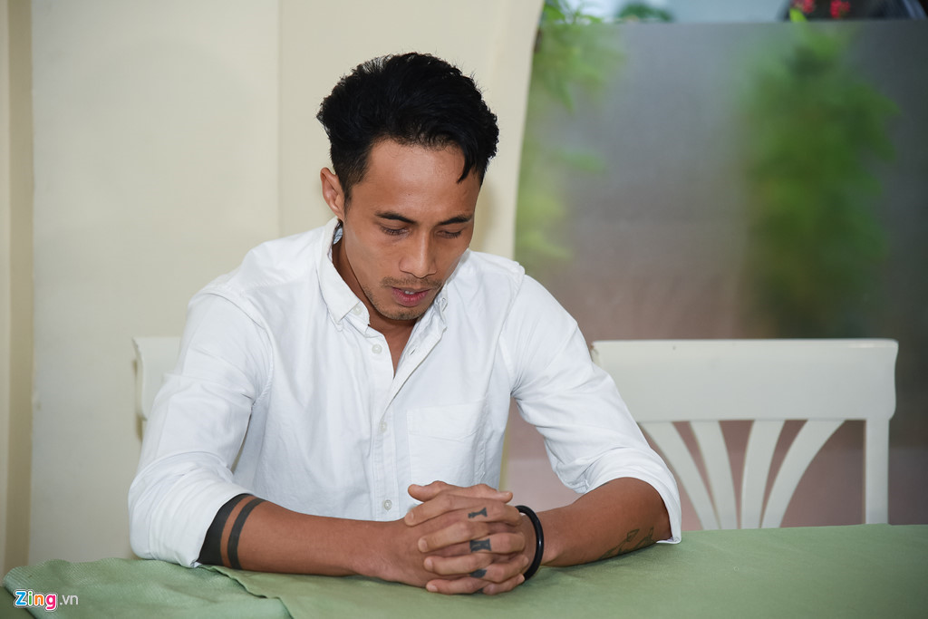 lam khanh chi nhac nho trang tran gai showbiz con trinh hay khong la chuyen cua nguoi ta