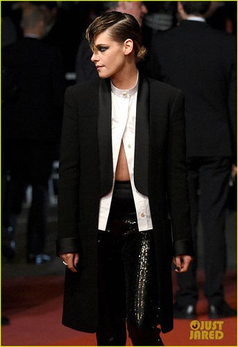 kristen stewart mac nam tinh tiep tuc pha vo quy tac tham do cannes