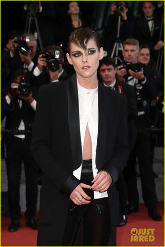 kristen stewart mac nam tinh tiep tuc pha vo quy tac tham do cannes