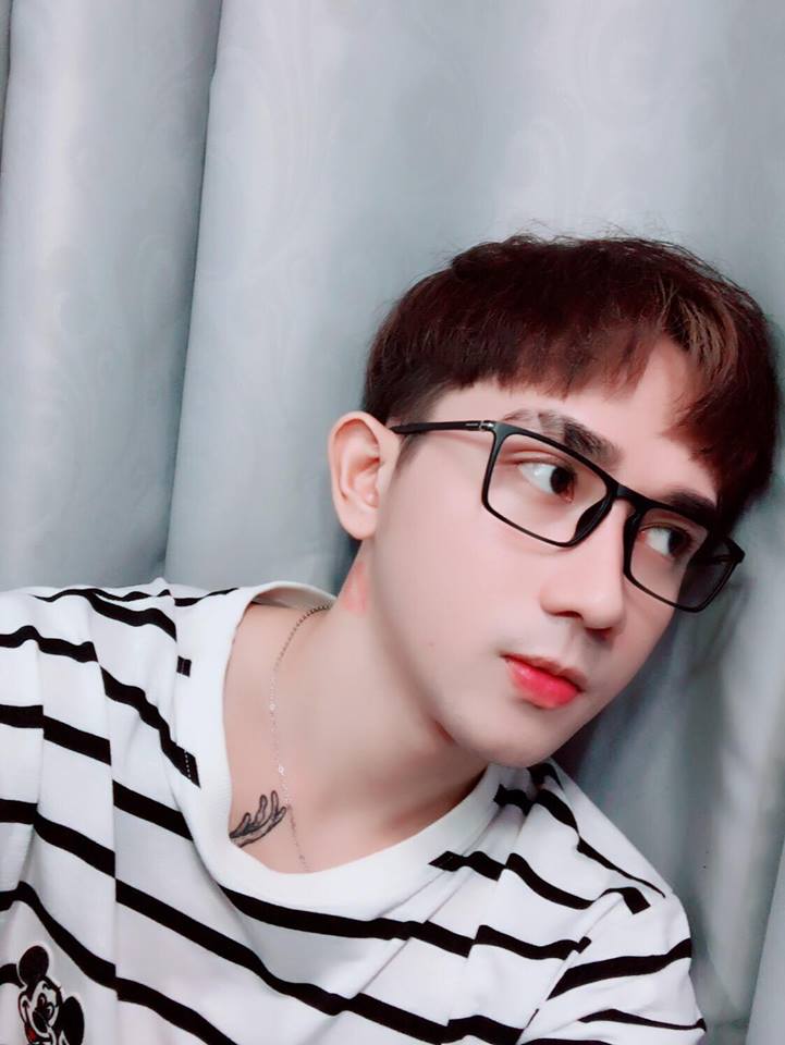 hanh trinh come out day gian nan cua mot 9x dong tinh ho hang deu soc ba noi khoc nhieu vi so khong co nguoi noi doi