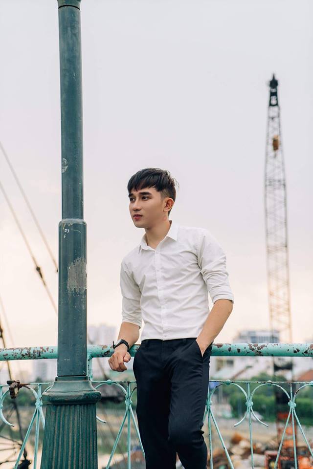 hanh trinh come out day gian nan cua mot 9x dong tinh ho hang deu soc ba noi khoc nhieu vi so khong co nguoi noi doi