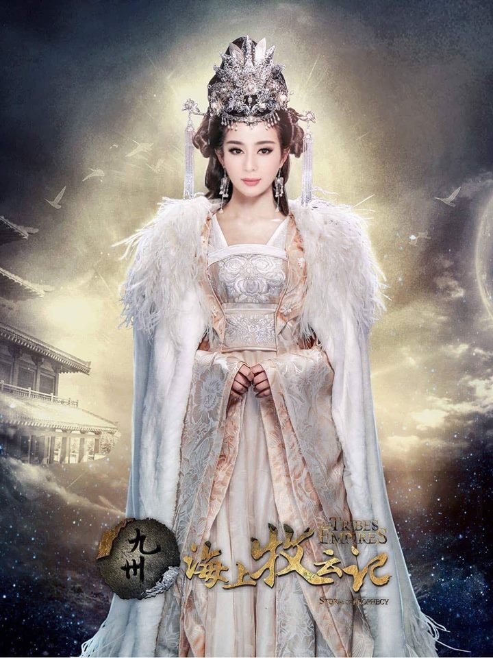 lam khanh chi cung ong xa khien fan ngo ngang trong tao hinh co trang qua dep