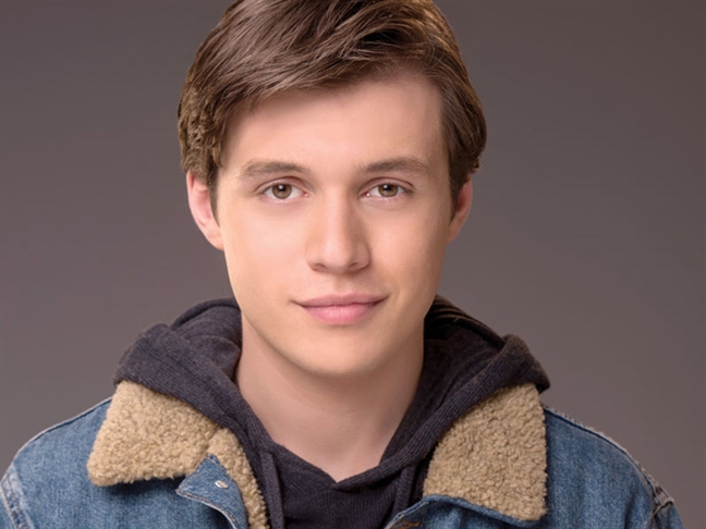 nick robinson doi doi nho vai dong tinh
