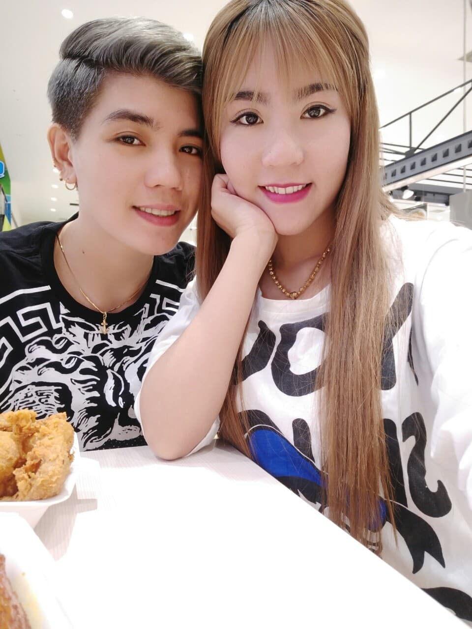 Cặp đôi đồng tính vừa gặp đã bén duyên, 5 năm sống thử và cái kết có hậu cap doi dong tinh vua gap da ben duyen 5 nam song thu va cai ket co hau