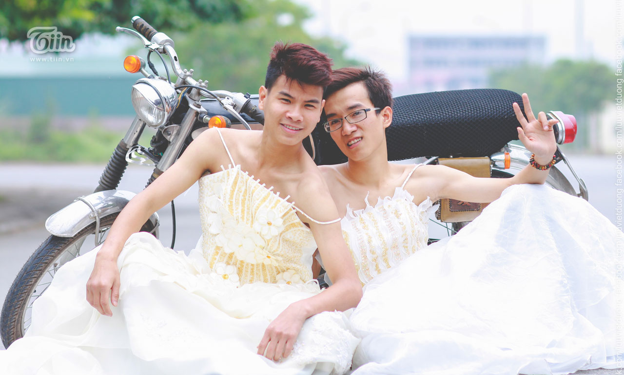 Ảnh cưới đồng tính giả khiến ai cũng bật cười của 'trai Nông nghiệp' anh cuoi dong tinh gia khien ai cung bat cuoi cua trai nong nghiep