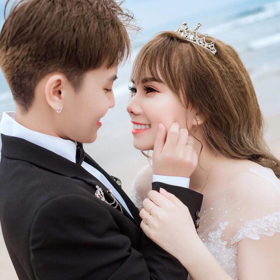 tomboy to tran di bao quay clip khoe canh giuong chieu voi vo moi cuoi