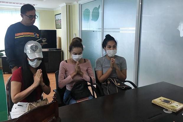 3 phụ nữ Thái Lan chuyển giới bị bắt vì chụp ảnh khỏa thân với du khách 3 phu nu thai lan chuyen gioi bi bat vi chup anh khoa than voi du khach