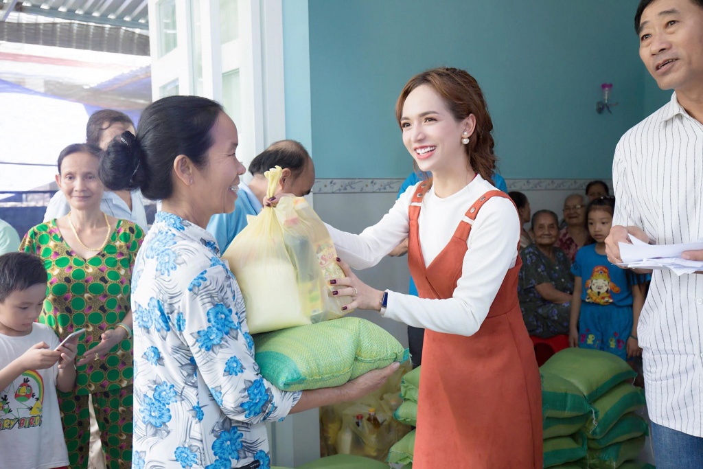 hot girl chuyen gioi tran doan dep va thanh cong trong kinh doanh la chua du