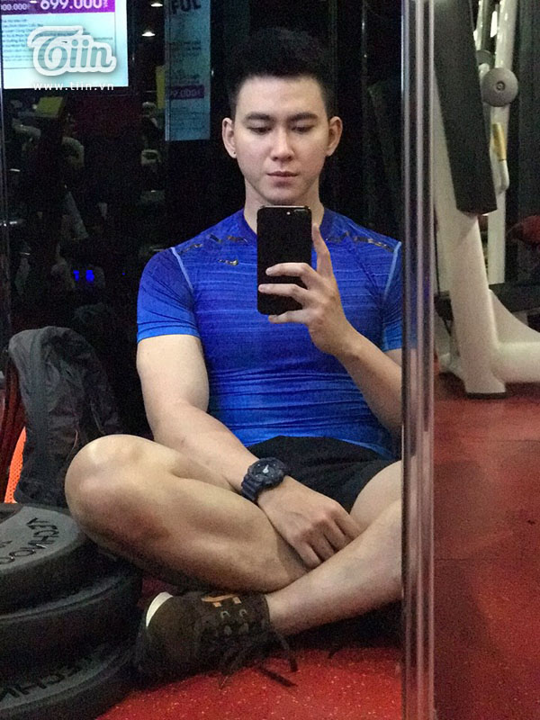 gap chang trai khien cac co gai muon bat ve bat chap chuyen gioi tinh chi vi qua dep