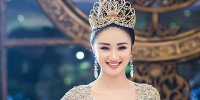 hoa hau thu ngan lo so mat chong dai gia hon 19 tuoi