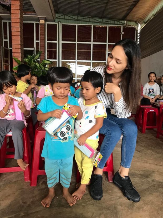khong chi xinh dep huong giang con khien nguoi ham mo tu hao boi tam long luong thien